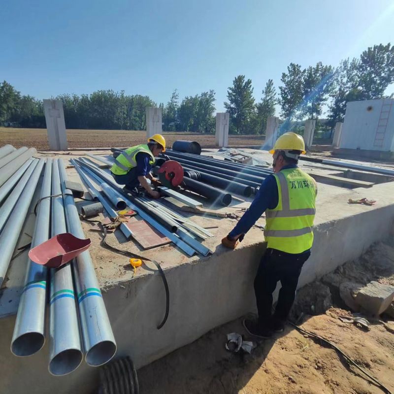 烈日高溫 萬川環保員工奮戰工地保進(jin)度