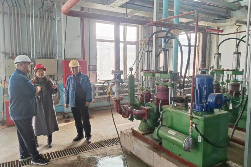 萬(wan)川環保(bao)集糰(tuan)領導遠(yuan)赴吉林石化項(xiang)目視詧： 順利完成設備(bei)安裝調試工作 待交付(fu)甲方